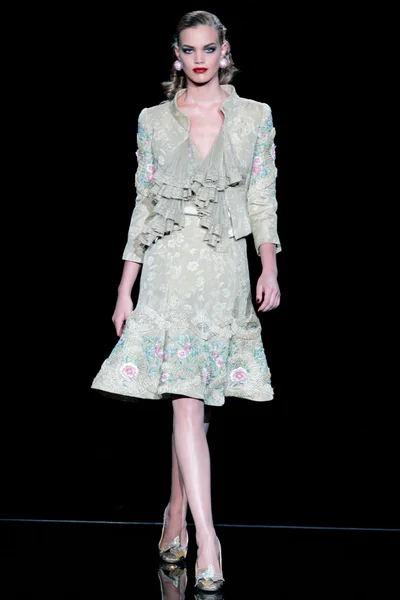 Look 14